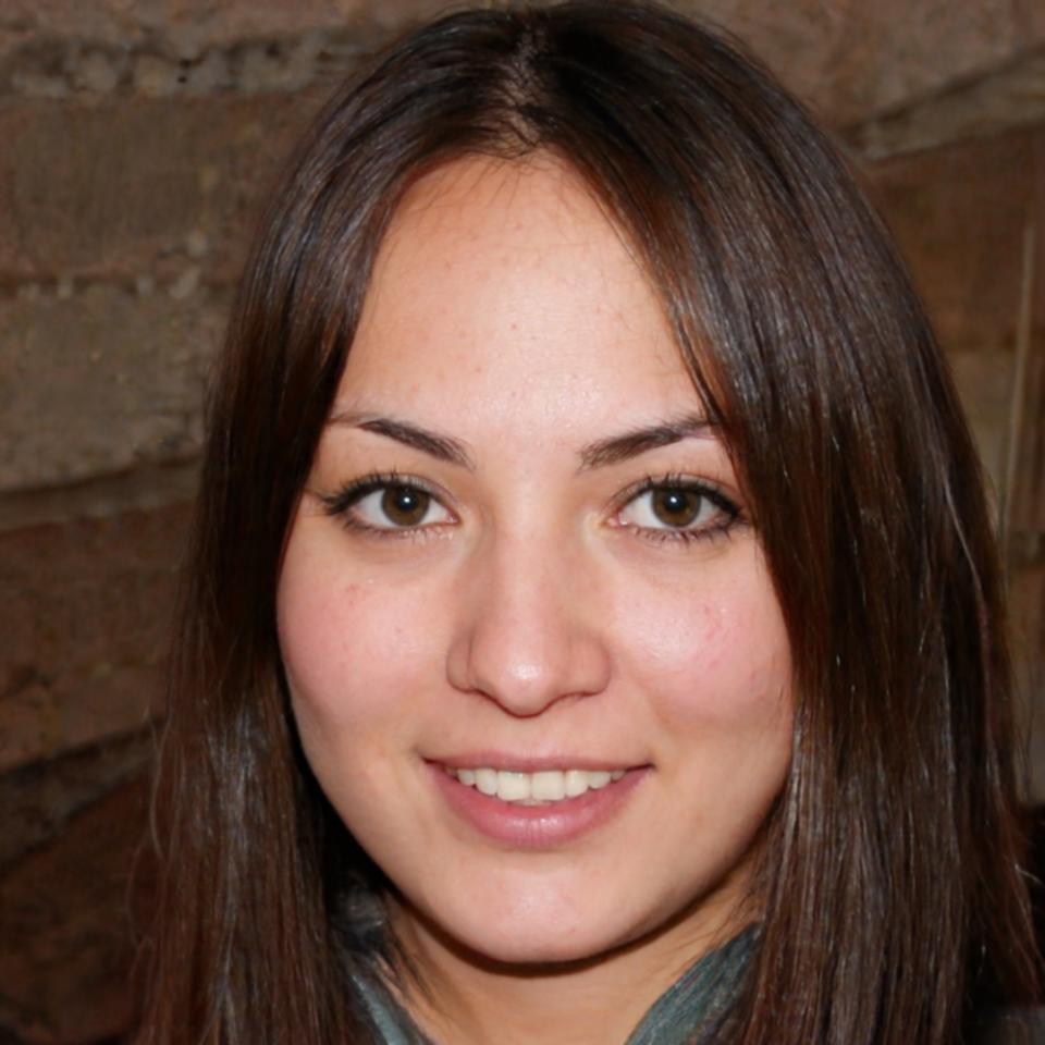 María González - Auditora Financiera Certificada